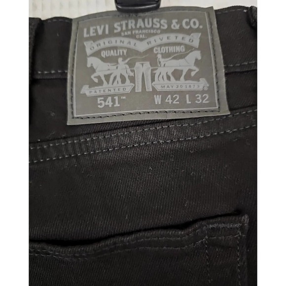 Levi's 541~Men's Size 42 x 32~Black Denim Athletic Water Less Jeans Cotton Blend - Picture 2 of 12